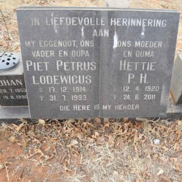 ROETS Piet Petrus Lodewicus 1914-1993 & Hettie P.H. 1920-2011 :: ROETS Johan 1953-1990