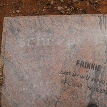 SCHEEPERS Frikkie 1939-2021 & Chrissie 1941-1984
