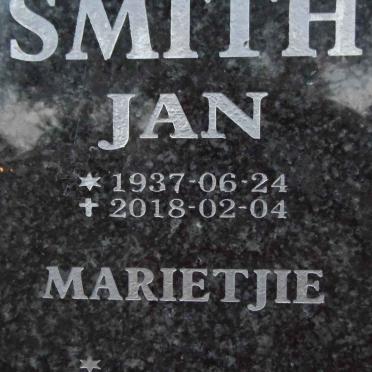 SMITH Jan 1937-2018 &amp; Marietjie