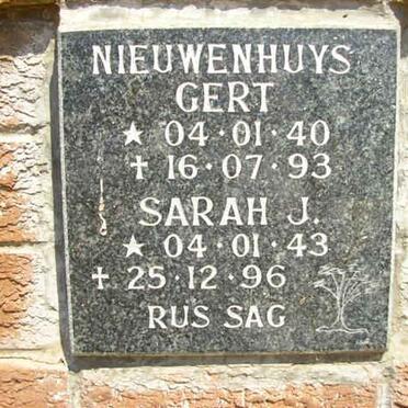 NIEUWENHUYS Gert 1940-1993 &amp; Sarah J. 1943-1996