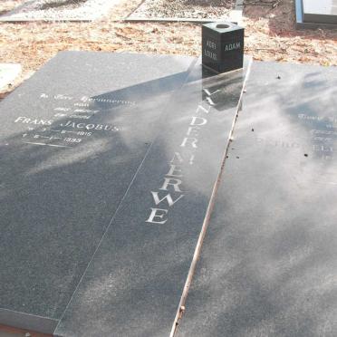 MERWE Frans Jacobus, van der 1915-1993 &amp; Petronella Adriana 1921-1981