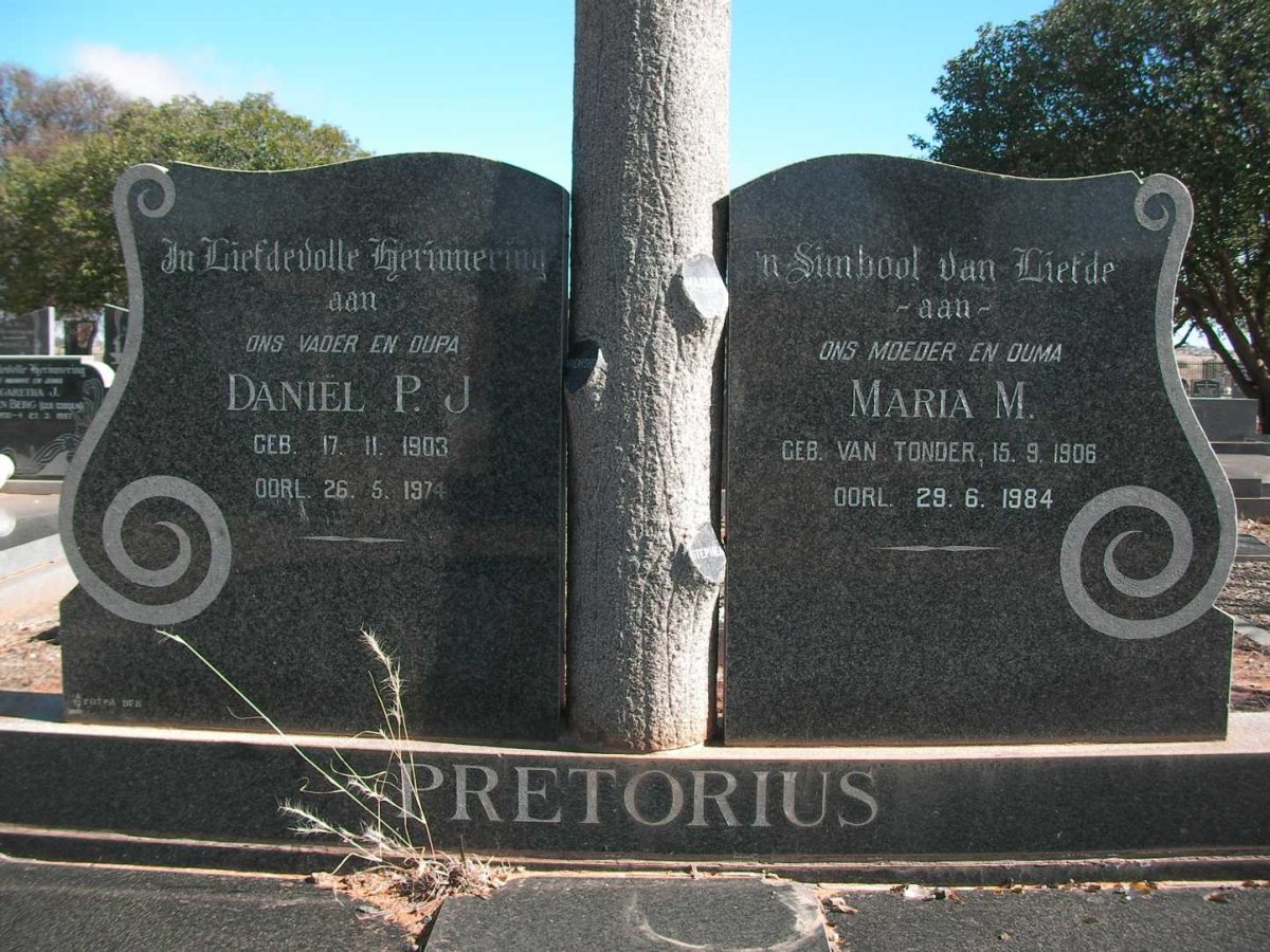 PRETORIUS Daniel P.J. 1903-1974 &amp; Maria M. VAN TONDER 1906-1984