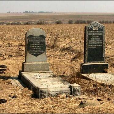 Free State, REITZ district, Leeuwspruit 305, farm cemetery_2