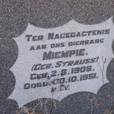 ? Miempie nee STRAUSS 1906-1951