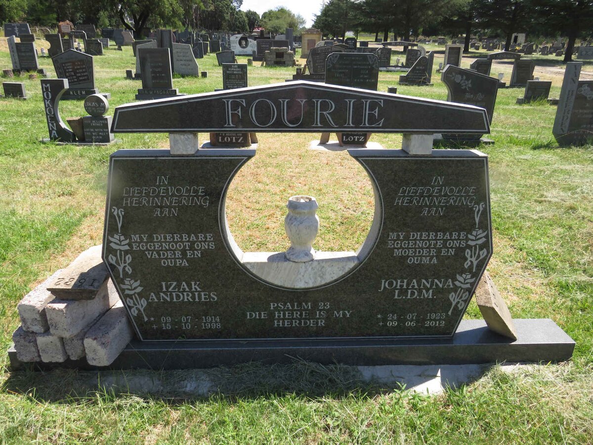 FOURIE Izak Andries 1914-1998 & Johanna L.D.M. 1923-2012