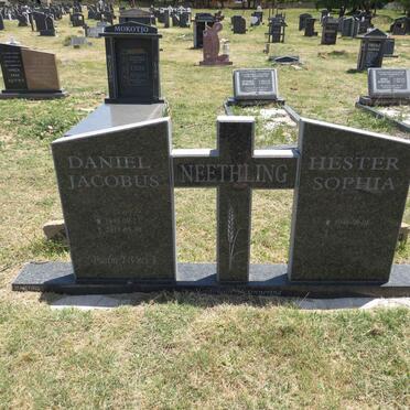 NEETHLING Daniel Jacobus 1943-2017 & Hester Sophia 1946- 