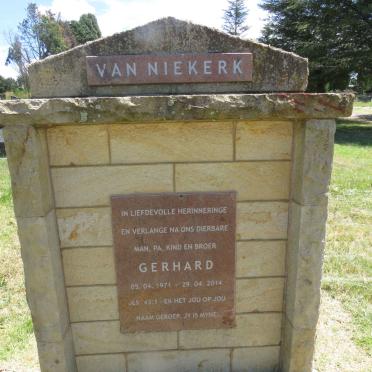 NIEKERK Gerhard, van 1971-2014