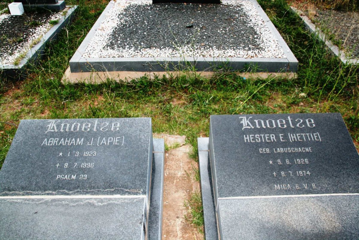 KNOETZE Abraham J. 1923-1996 &amp; Hester E. LABUSCAGNE 1926-1974