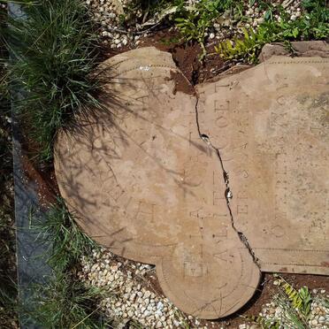 Free State, SASOLBURG district, Deneysville, Erfenis 269, farm cemetery