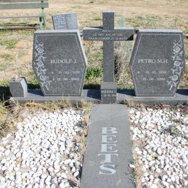 BEETS Rudolf J. 1935-2002 &amp; Petro M.H. 1939-2000 :: BEETS Dolfina J. 1966-