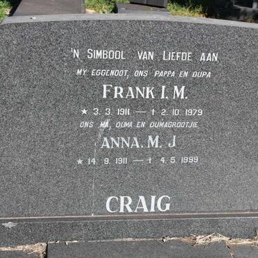 CRAIG Frank I.M. 1911-1979 &amp; Anna M.J. 1911-1999