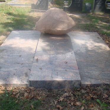 CLAASSEN Louis Hendrik 1918-1989 &amp; Angelina Carolina CONROY 1920-