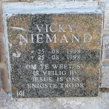 NIEMAND Vicky 1998-1998