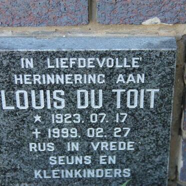 5. Memorial Wall / Gedenkmuur