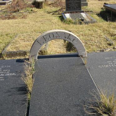 LEONARD Nicolaas Jacobus 1915-1995 &amp; Stoffelina Marthina BOTHA 1919-