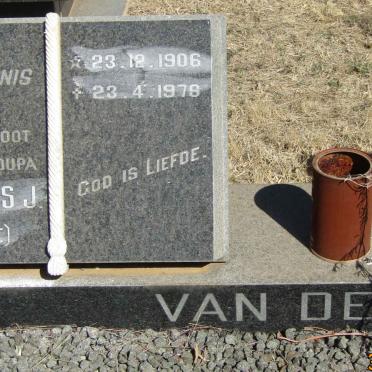 WALT Hendrik S.J., van der 1906-1978  &amp; Cecilia J.C. DE HAAS 1907-