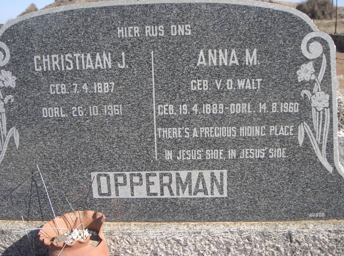 OPPERMAN Christiaan J. 1887-1961 &amp; Anna M. V.D. WALT 1889-1960