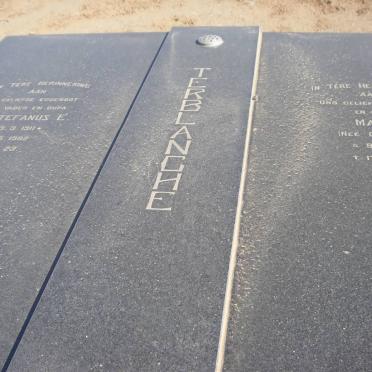 TERBLANCHE Stefanus E. 1911-1982 &amp; Maria DE WAAL 1911-1995