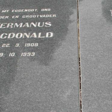 VRIES Hermanus MacDonald, de 1908-1993 &amp; Anna Maria CONRADIE 1916-