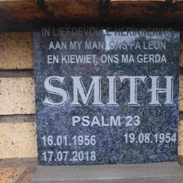 SMITH Leon 1956-2018 &amp; Gerda 1954-