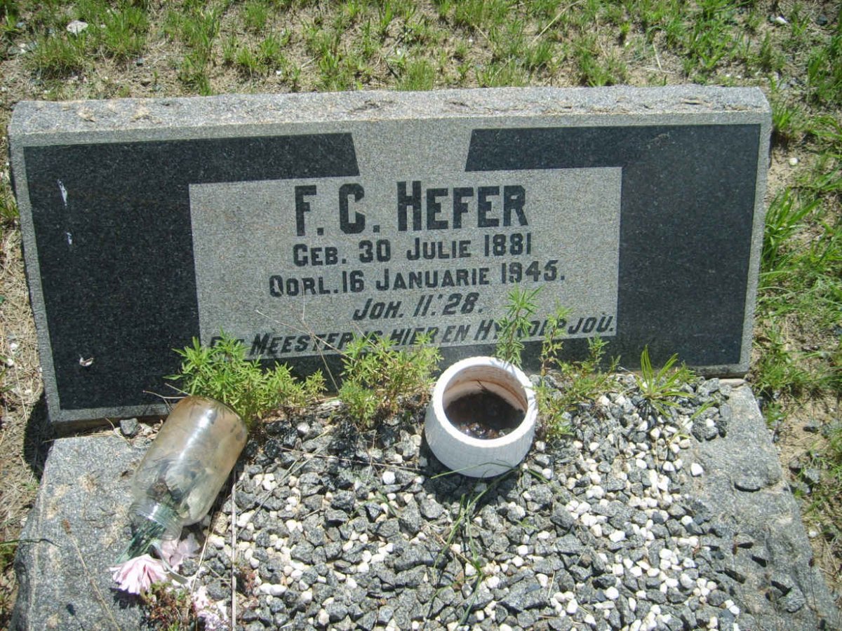 HEFER F.C. 1881-1945