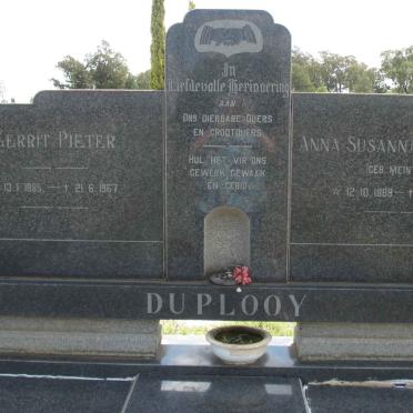 PLOOY Gerrit Pieter, du 1885-1967 &amp; Anna Susanna Elizabeth MEINTJES 1888-1967