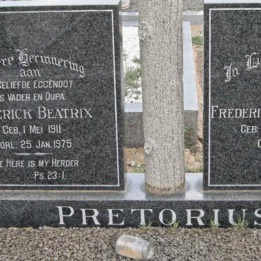 PRETORIUS Frederick Beatrix 1911-1975 &amp; Frederika Stefina Johanna PIENAAR 1918-1993