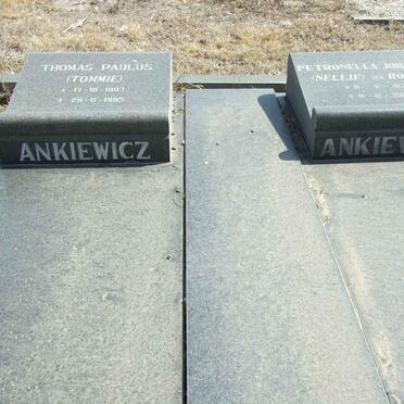 ANKIEWICZ Thomas Paulus 1907-1993 &amp; Petronella Johanna ROETS 1917-2000