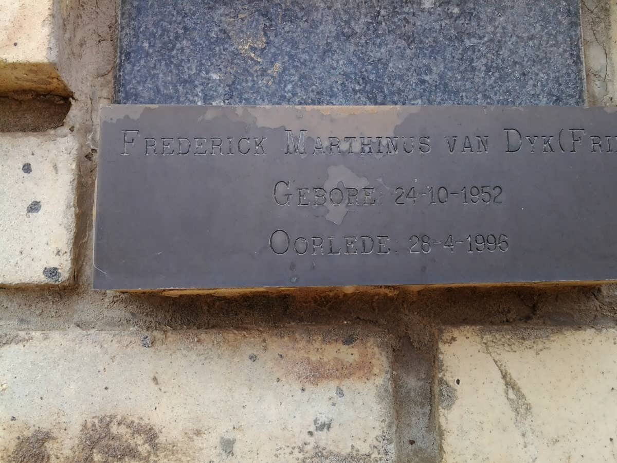 DYK Frederick Marthinus, van 1952-1995