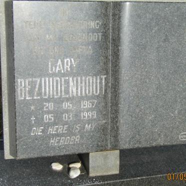 BEZUIDENHOUT Gary 1967-1999