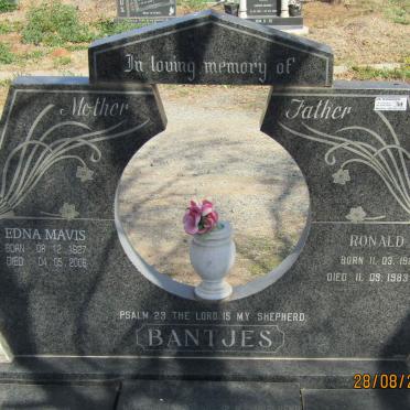 BANTJES Ronald 1925-1983 &amp; Edna Mavis 1927-2006