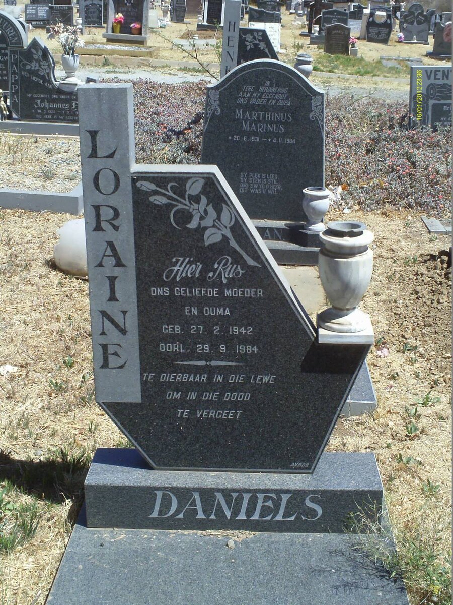 DANIELS Loraine 1942-1984