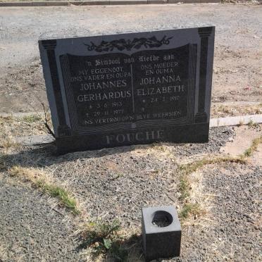 FOUCHE Johannes Gerhardus 1913-1977 &amp; Johanna Elizabeth 1917-