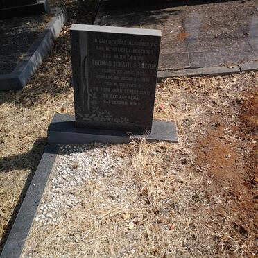 LOXTON Thomas Ignatius 1925-1979