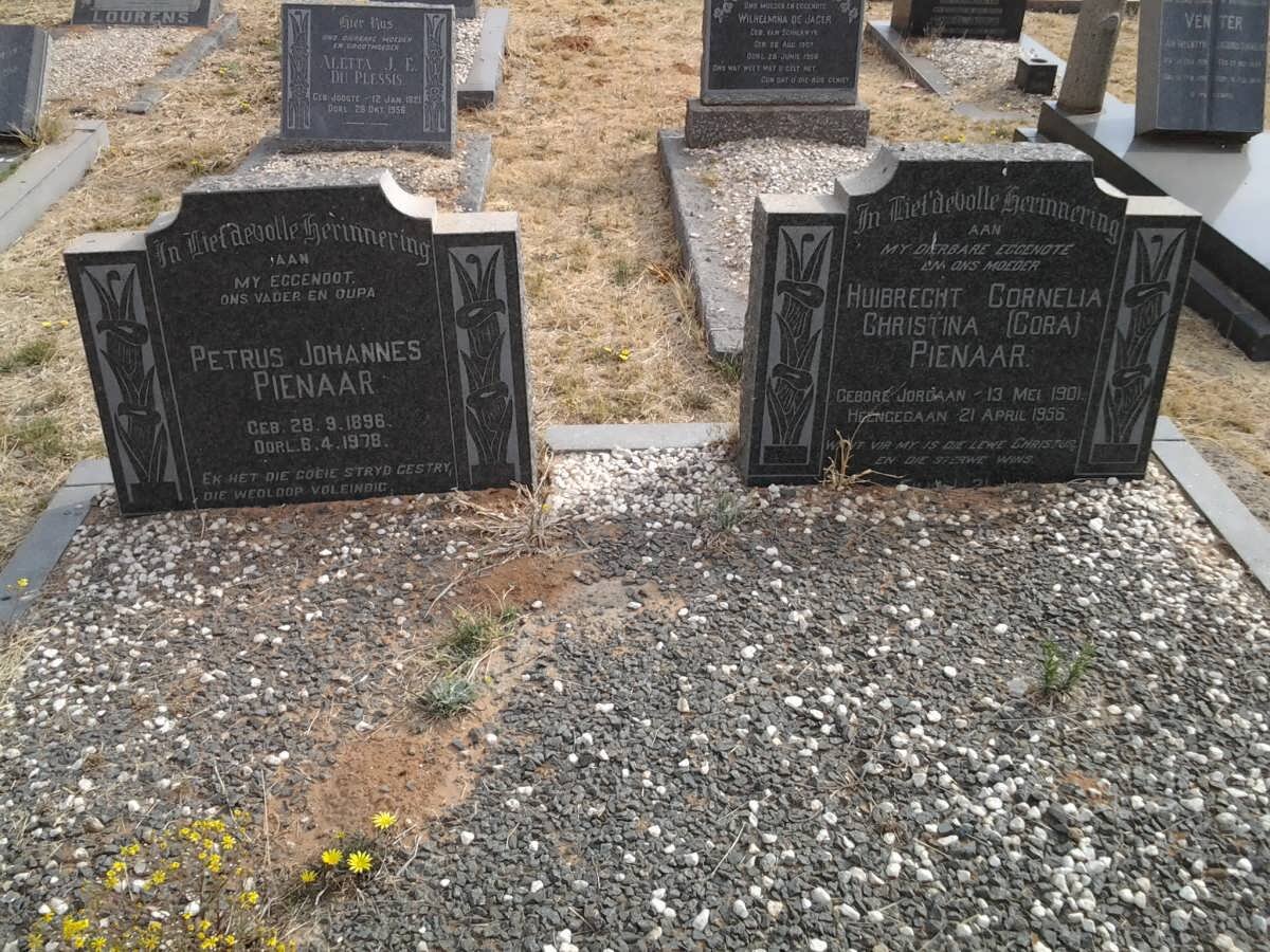 PIENAAR Petrus Johannes 1896-1978 :: PIENAAR Huibrecht Cornelia Christina nee JORDAAN 1901-1956