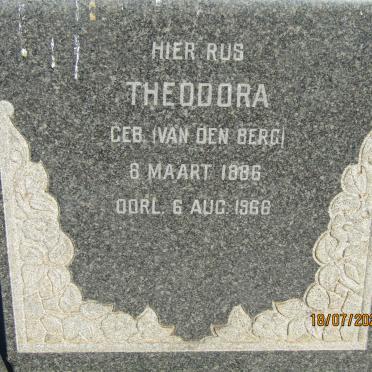 PIENAAR Theodora nee VAN DEN BERG 1886-1966