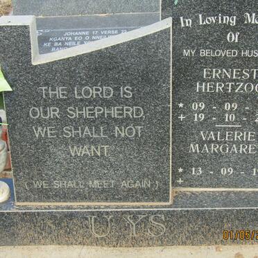 UYS Ernest Hertzog 1936-2001 & Valerie Margaret 1943-