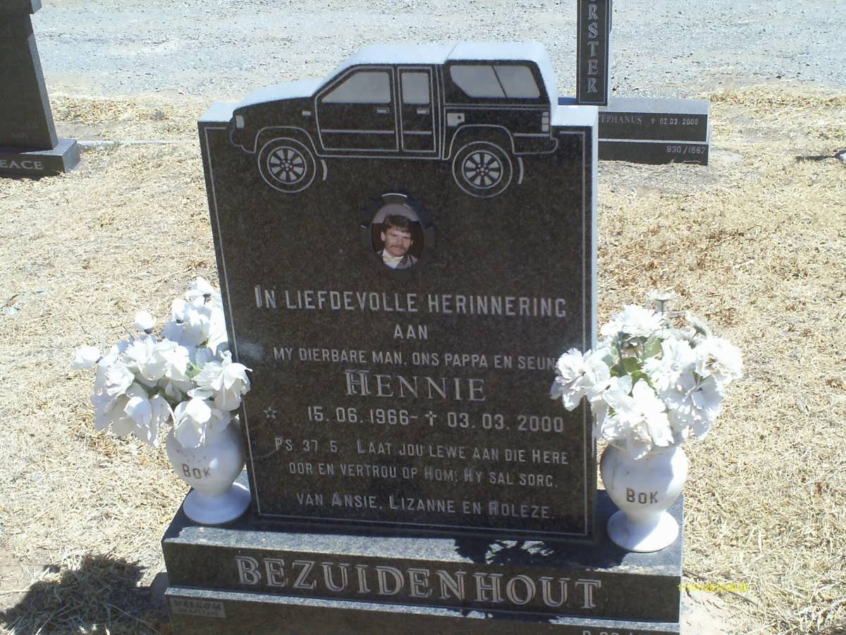 BEZUIDENHOUT Hennie 1966-2000