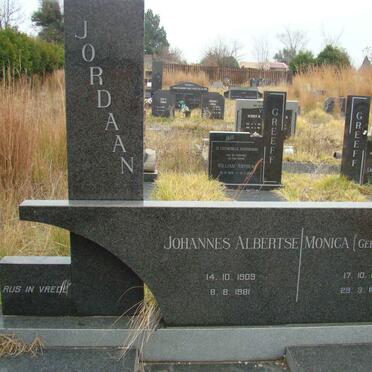 JORDAAN Johannes Albertse 1909-1981 &amp; Monica FOUCHE 1918-1999