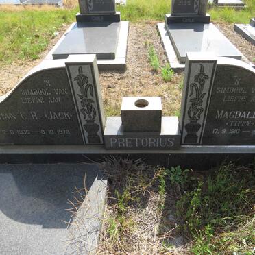 PRETORIUS Johan C.R. 1906-1978 & Magdalena E.H. 1910-1996 