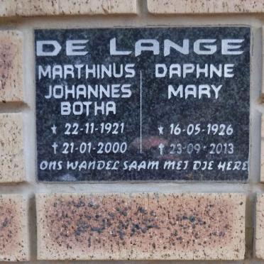 LANGE Marthinus Johannes Botha, de 1921-2000 &amp; Daphne Mary 1926-2013