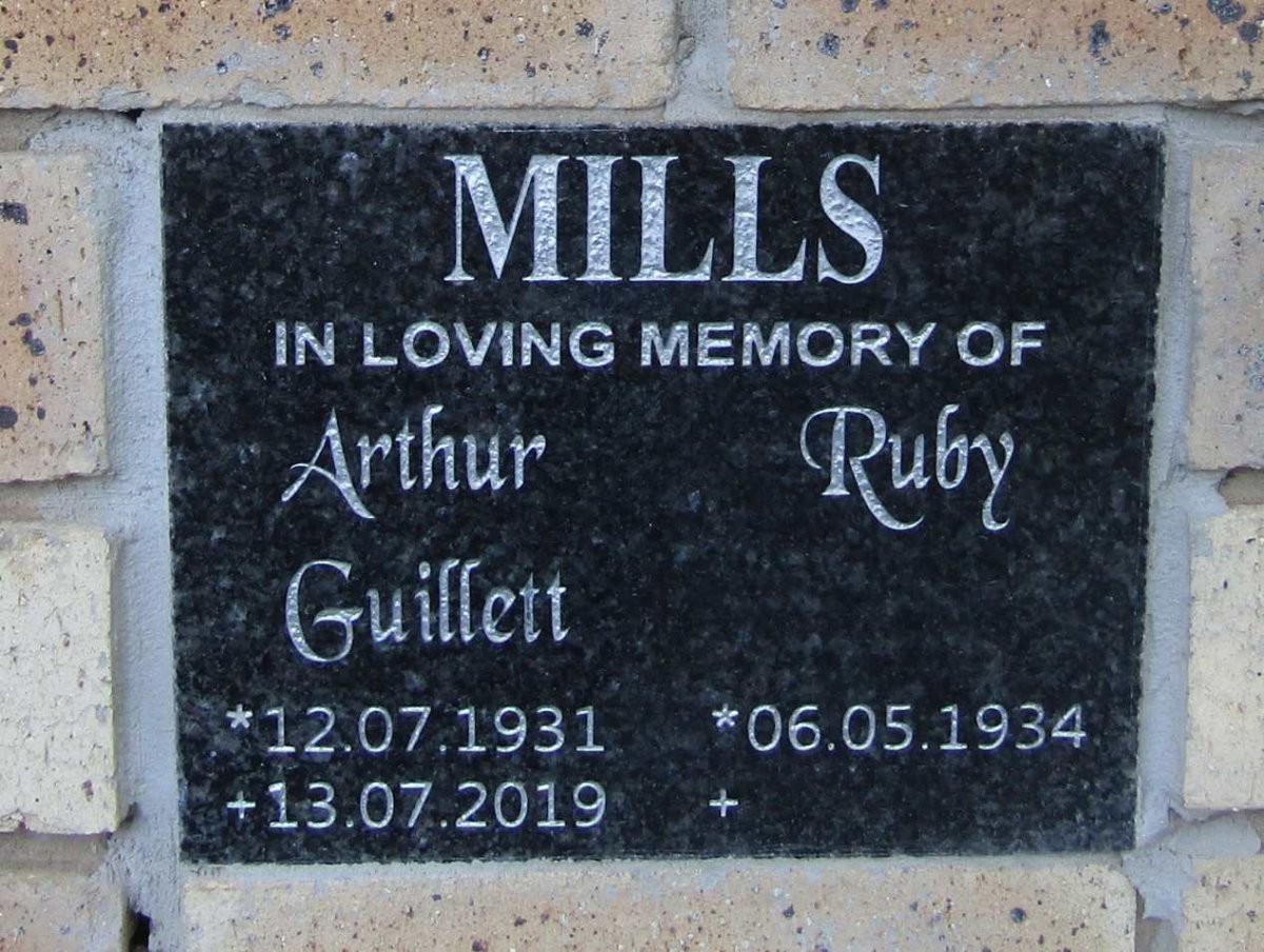 MILLS Arthur Guillett 1931-2019 &amp; Ruby 1934 -