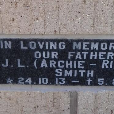 SMITH J.L. 1913-1990