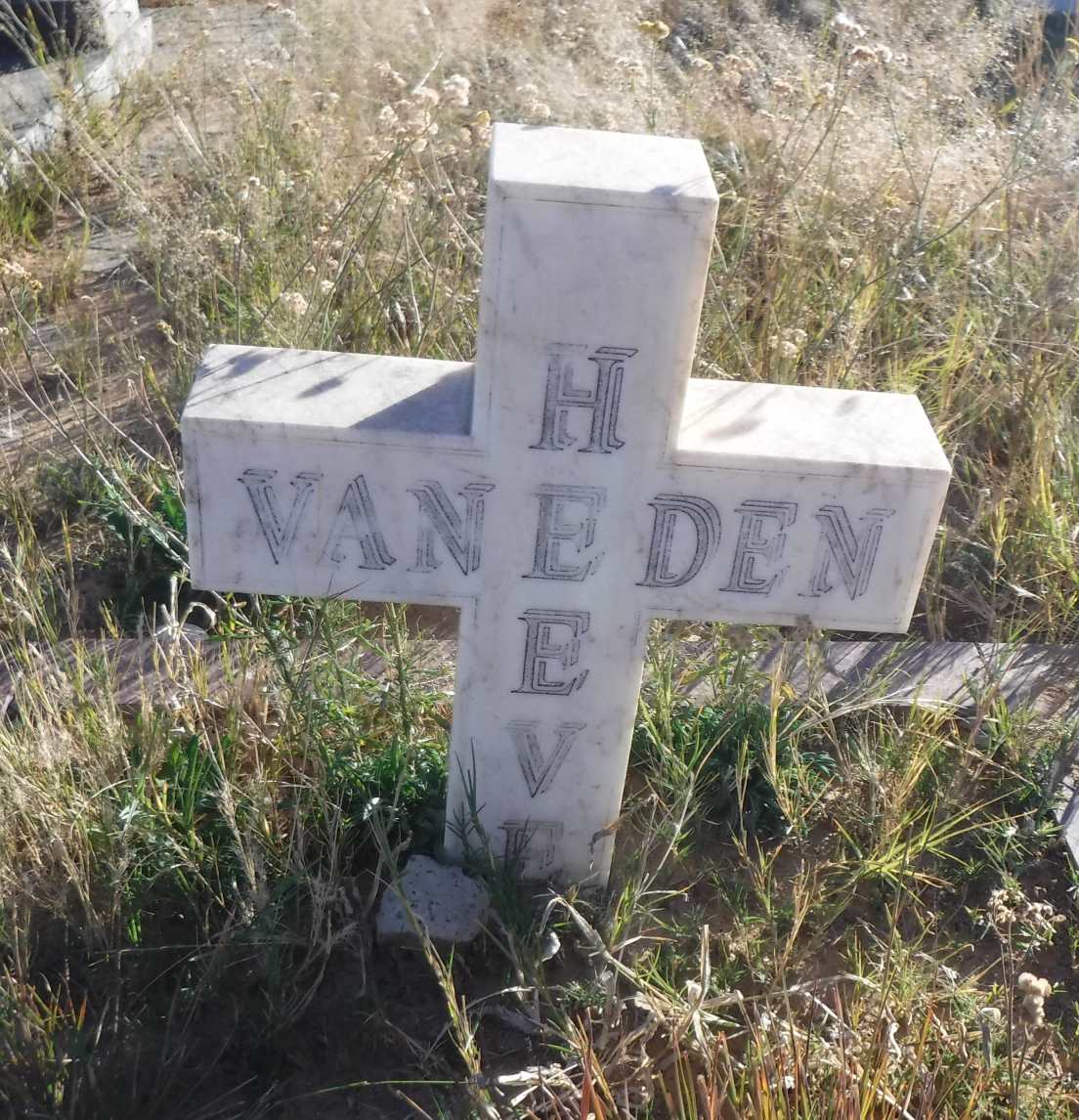 HEEVER ?, van den