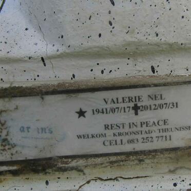 NEL Valerie 1941-2012