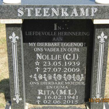 STEENKAMP C.J. 1939-2009 &amp; M.L. 1941-2015