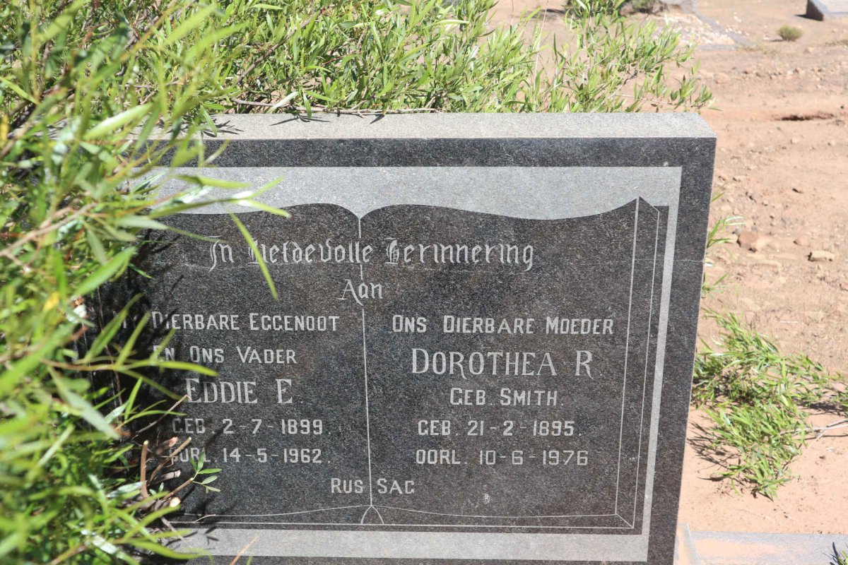 ? Eddie E. 1899-1962 &amp; Dorothea R. SMITH 1895-1976