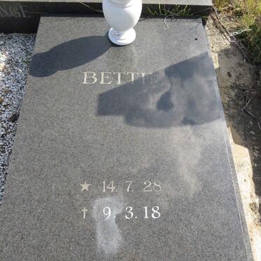 RONGE Frikkie 1921-1979 & Bettie 1928-2018_3