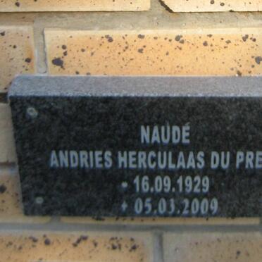 Free State, ODENDAALSRUS, NG Moedergemeente, Muur van Herinnering