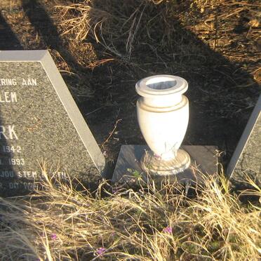 KLERK Petrus Willem Ernest, de 1942-1993 &amp; Cornelia Susanna GROBLER 1944-1988
